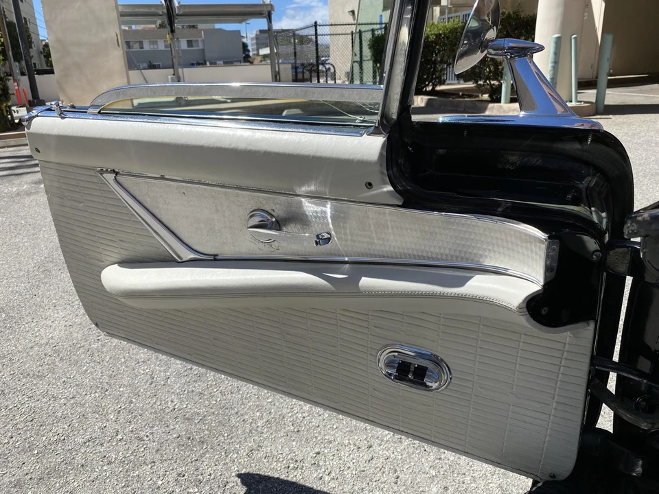 1957 Ford Thunderbird 1st Gen - Image 30 of 31