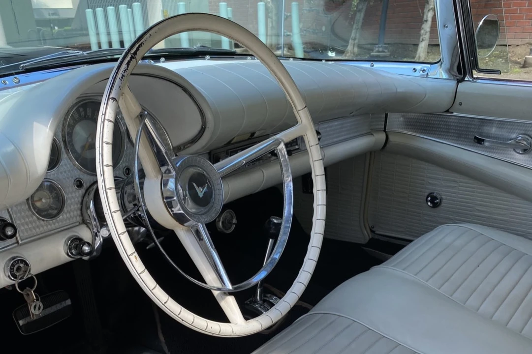 1957 Ford Thunderbird 1st Gen - Image 27 of 31