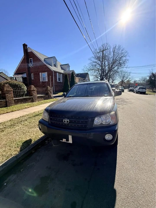 2002 Toyota Highlander - Image 2 of 9