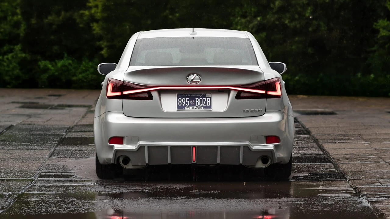 2011 Lexus IS 2nd Gen - Image 6 of 31