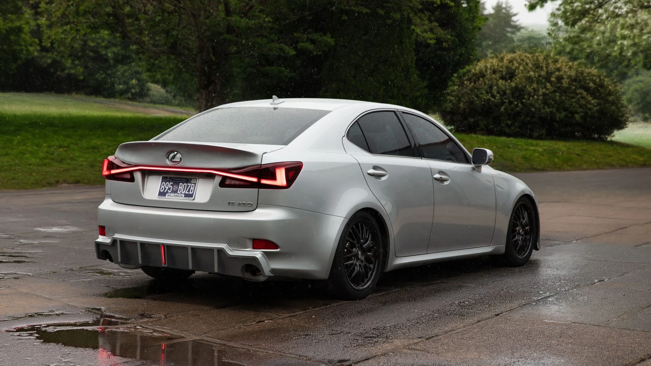 2011 Lexus IS 2nd Gen - Image 5 of 31