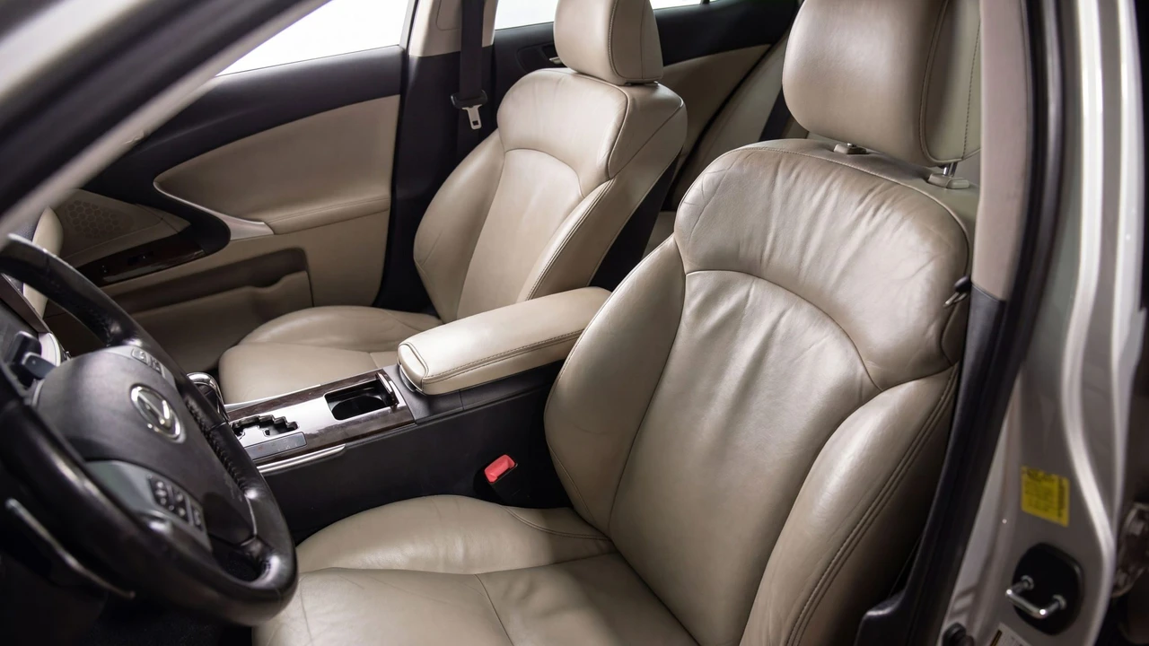 2011 Lexus IS 2nd Gen - Image 15 of 31