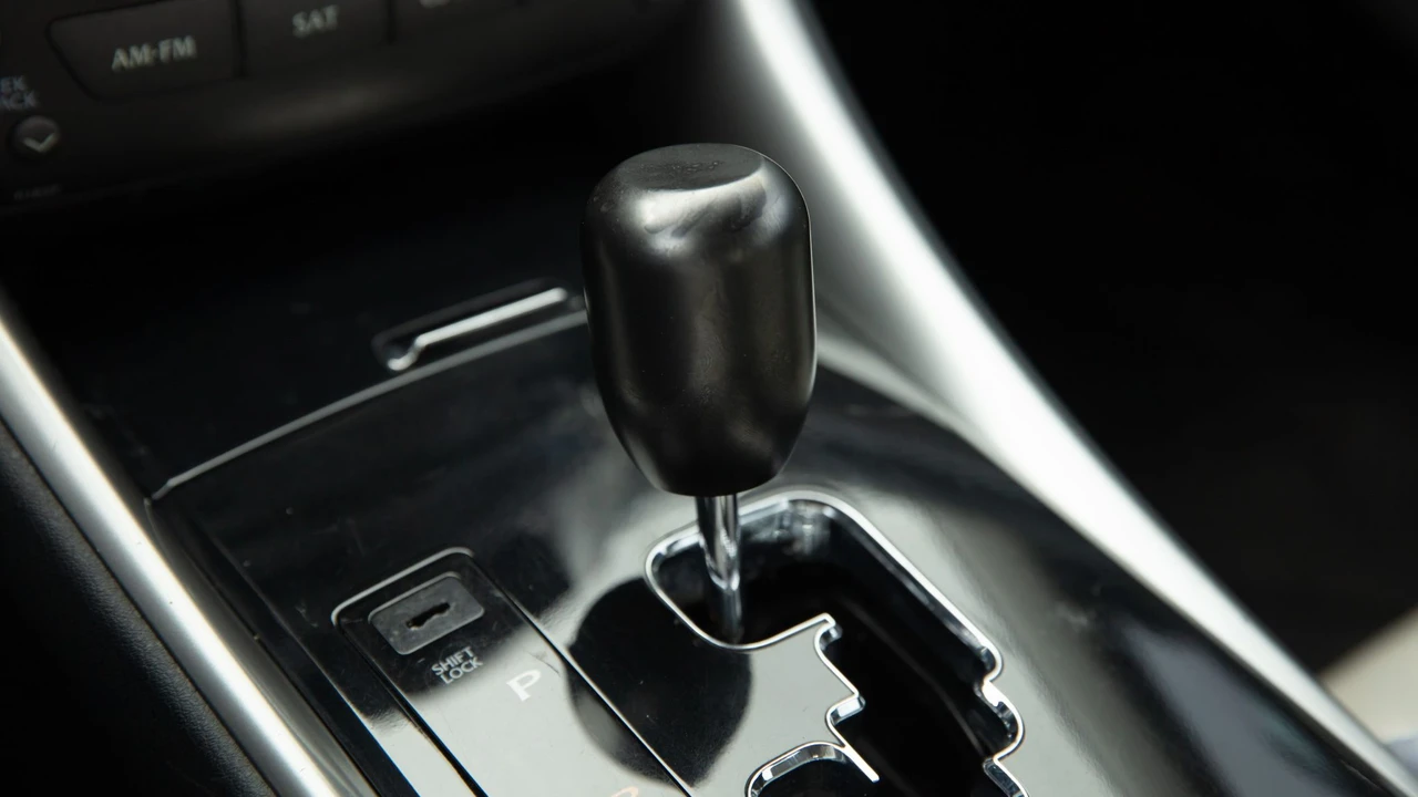 2011 Lexus IS 2nd Gen - Image 22 of 31