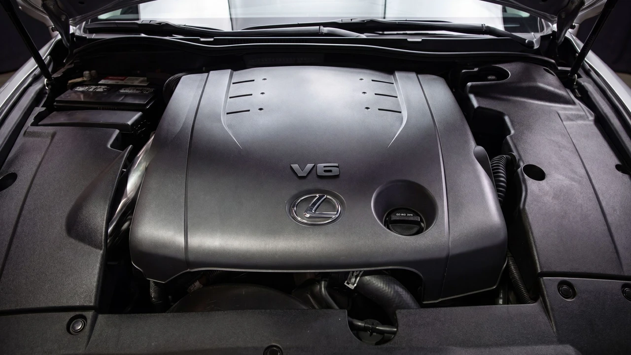 2011 Lexus IS 2nd Gen - Image 25 of 31