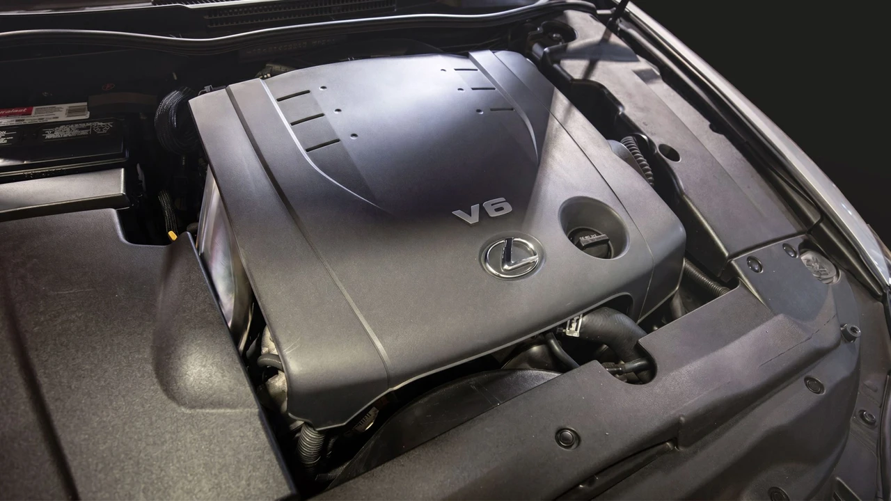 2011 Lexus IS 2nd Gen - Image 26 of 31