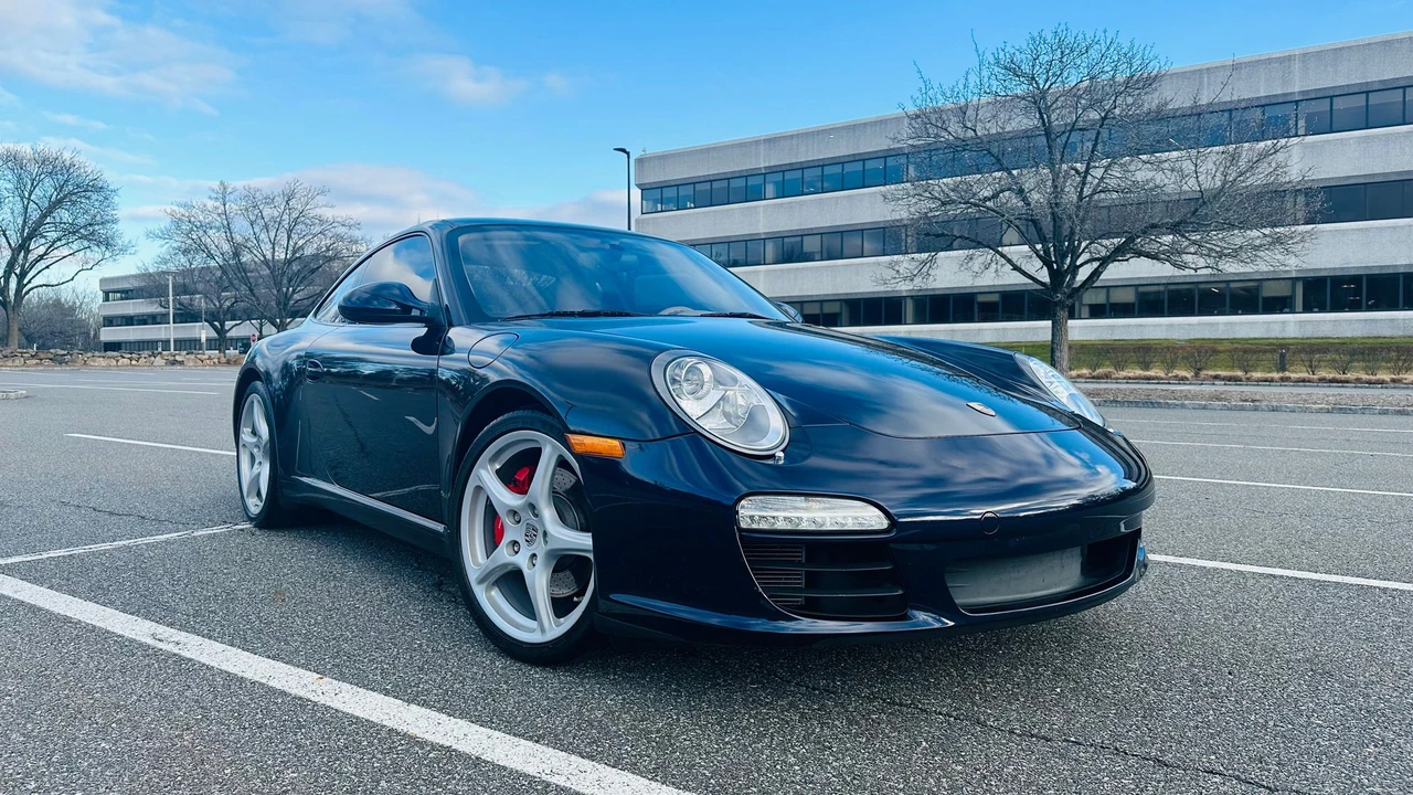2009 Porsche 911 - Image 5 of 31
