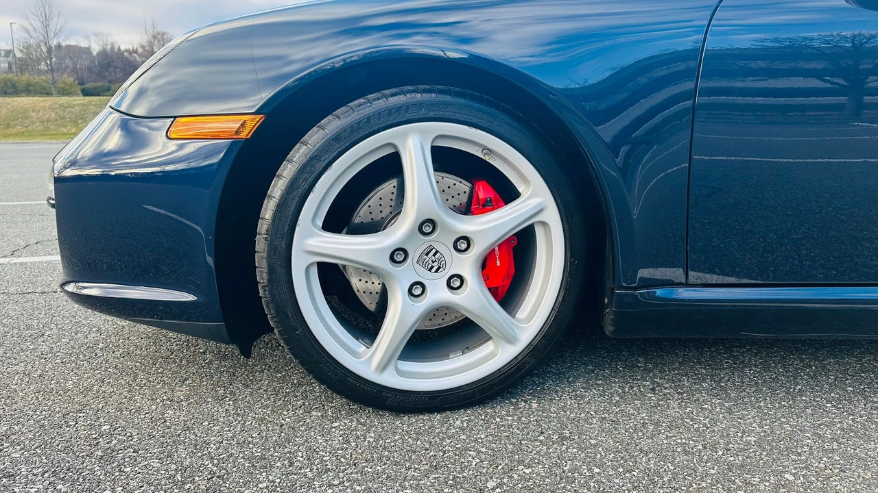 2009 Porsche 911 - Image 11 of 31