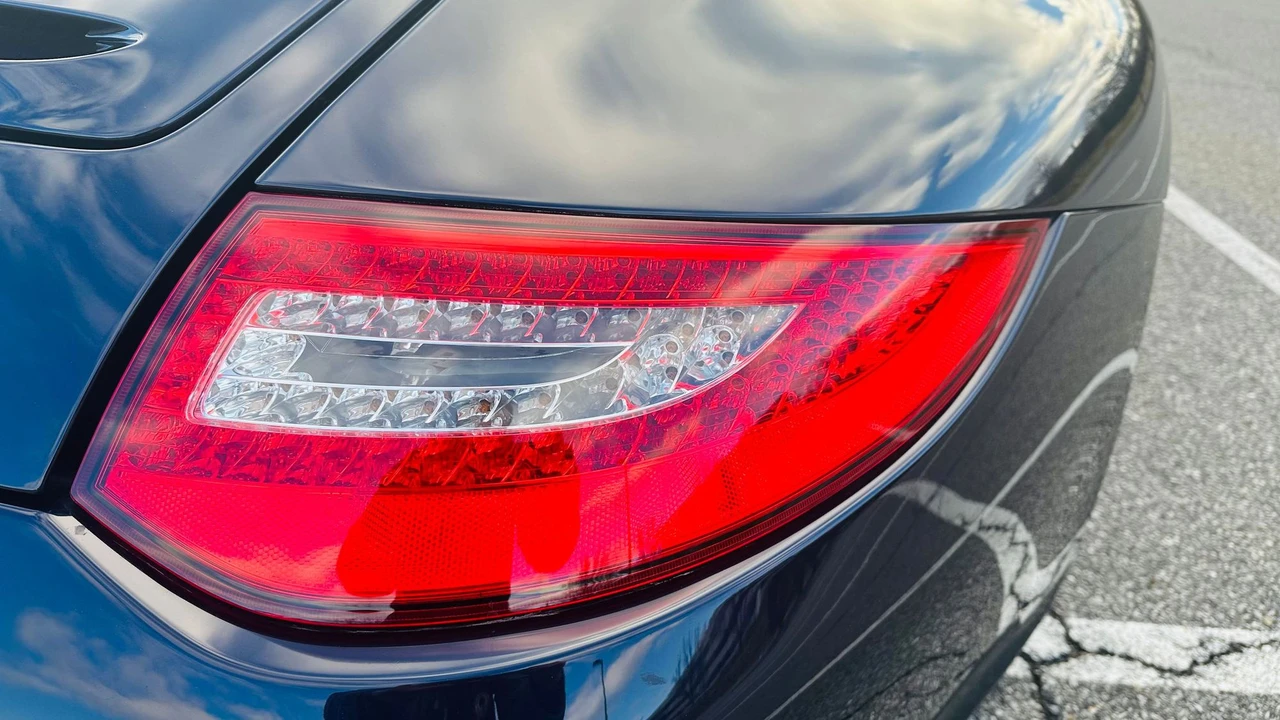 2009 Porsche 911 - Image 17 of 31