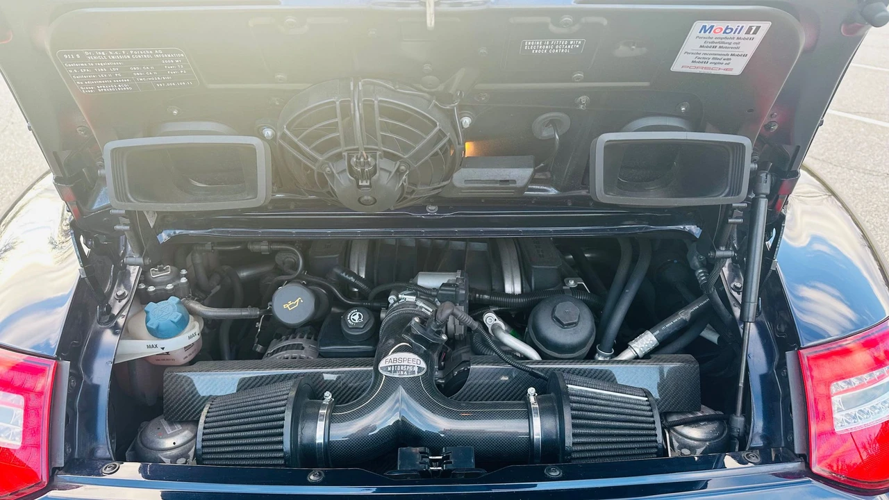 2009 Porsche 911 - Image 24 of 31
