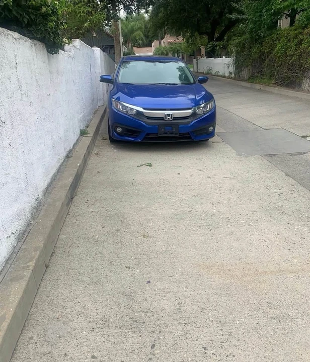 2016 Honda Civic 10th Gen - Image 2 of 2