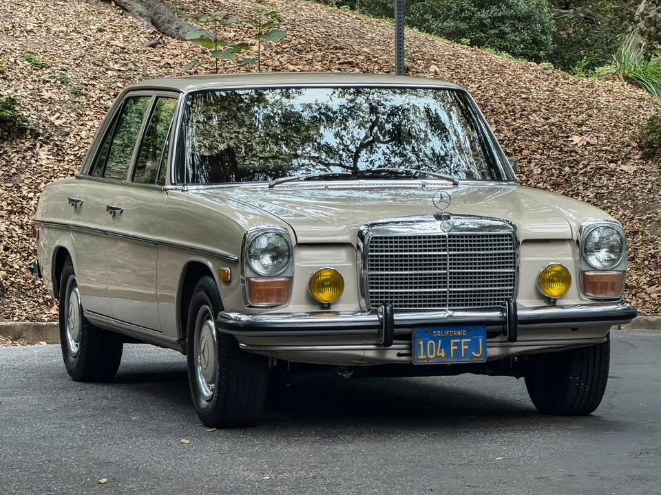 1972 Mercedes-Benz W114 & W115 - Image 9 of 31
