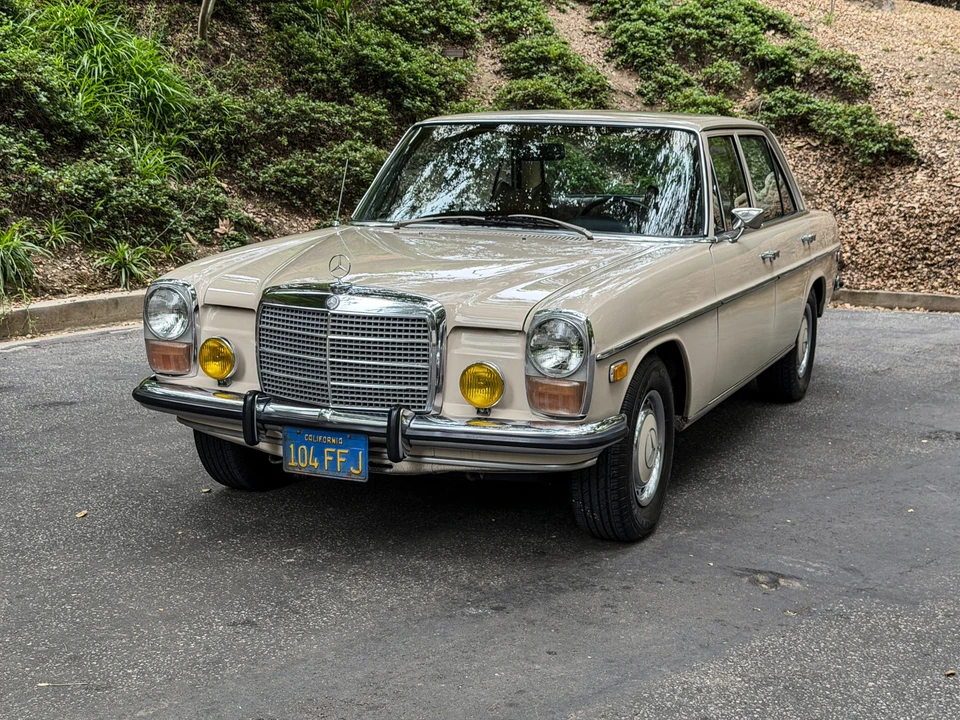 1972 Mercedes-Benz W114 & W115 - Image 16 of 31