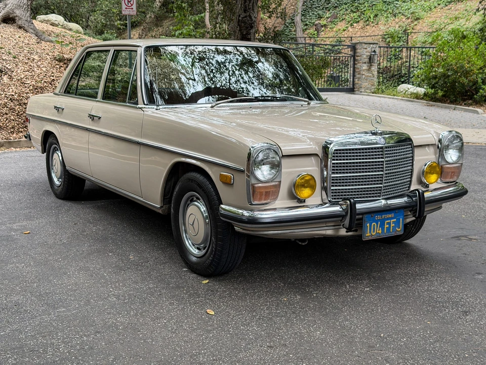 1972 Mercedes-Benz W114 & W115 - Image 5 of 31