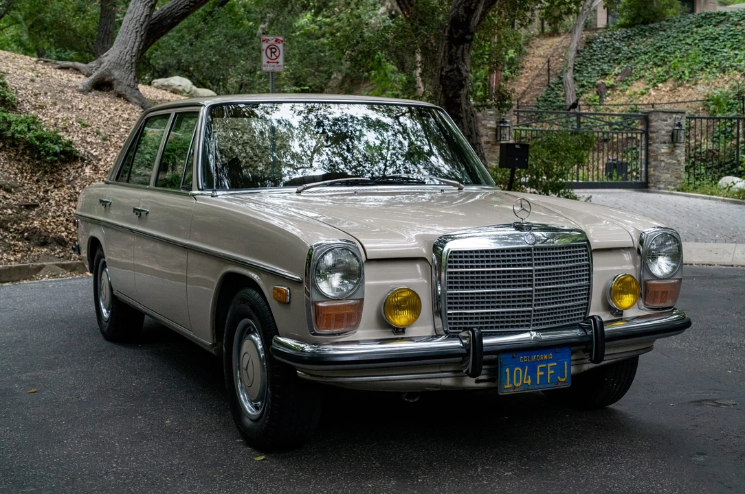 1972 Mercedes-Benz W114 & W115 - Image 8 of 31