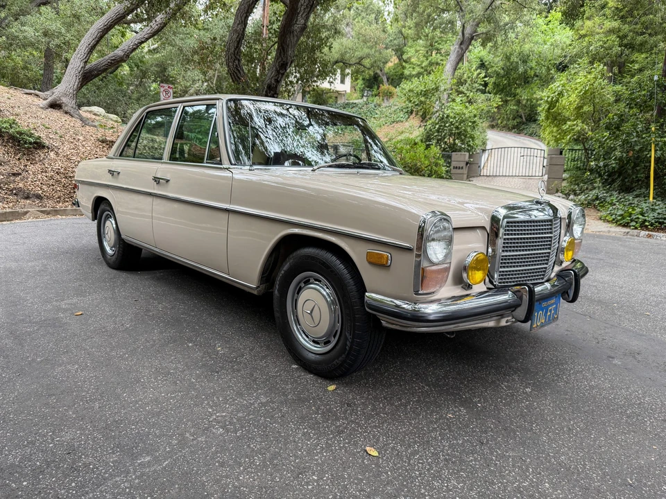 1972 Mercedes-Benz W114 & W115 - Image 6 of 31