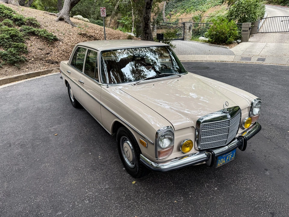 1972 Mercedes-Benz W114 & W115 - Image 10 of 31