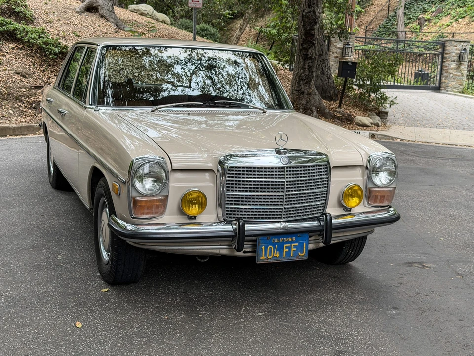 1972 Mercedes-Benz W114 & W115 - Image 11 of 31