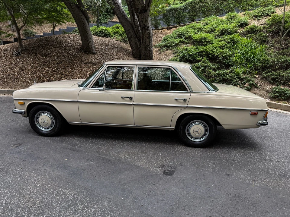 1972 Mercedes-Benz W114 & W115 - Image 23 of 31