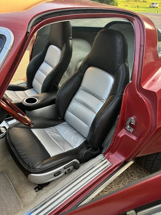 1965 Chevrolet Corvette C2 - Image 24 of 31