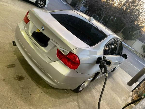 2010 BMW E90 3 Series Sedan - Image 3 of 4