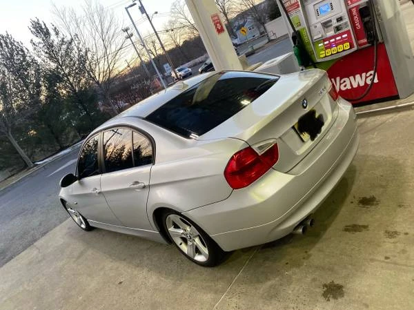 2010 BMW E90 3 Series Sedan - Image 2 of 4
