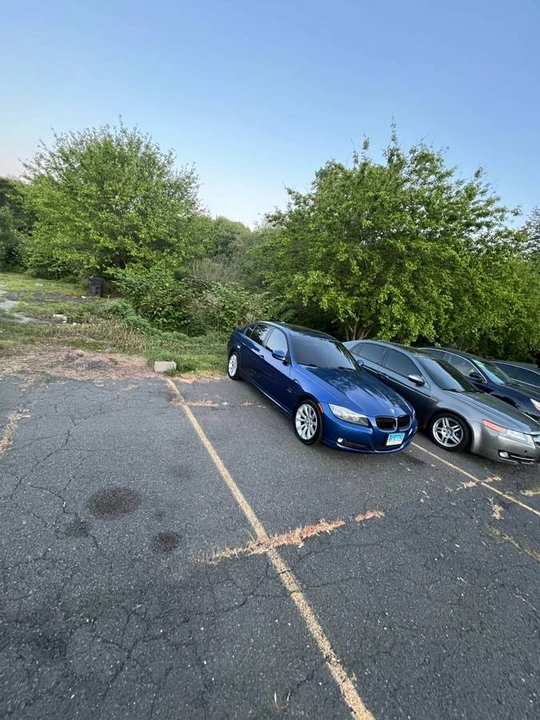 2011 BMW E90 3 Series Sedan - Image 2 of 13