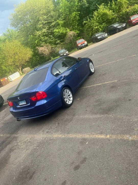 2011 BMW E90 3 Series Sedan - Image 12 of 13