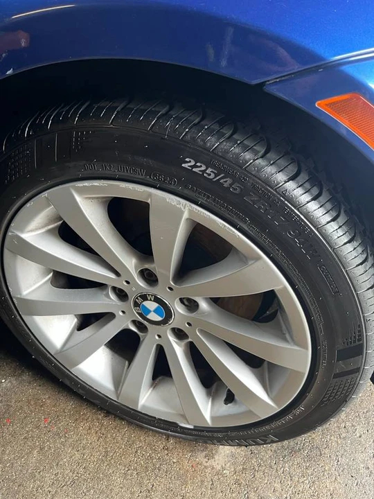 2011 BMW E90 3 Series Sedan - Image 7 of 13