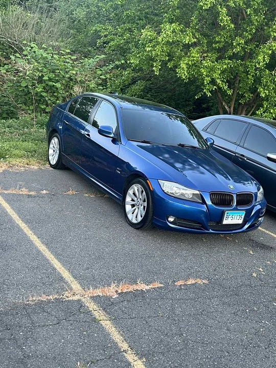 2011 BMW E90 3 Series Sedan - Image 4 of 13