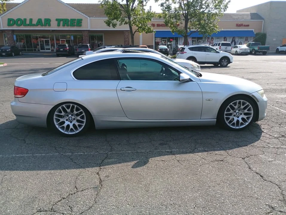 2008 BMW E90 3 Series Sedan - Image 6 of 10