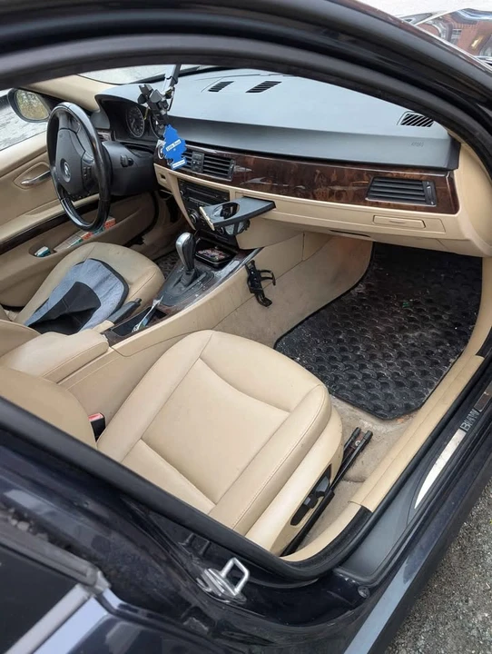 2010 BMW E90 3 Series Sedan - Image 4 of 6
