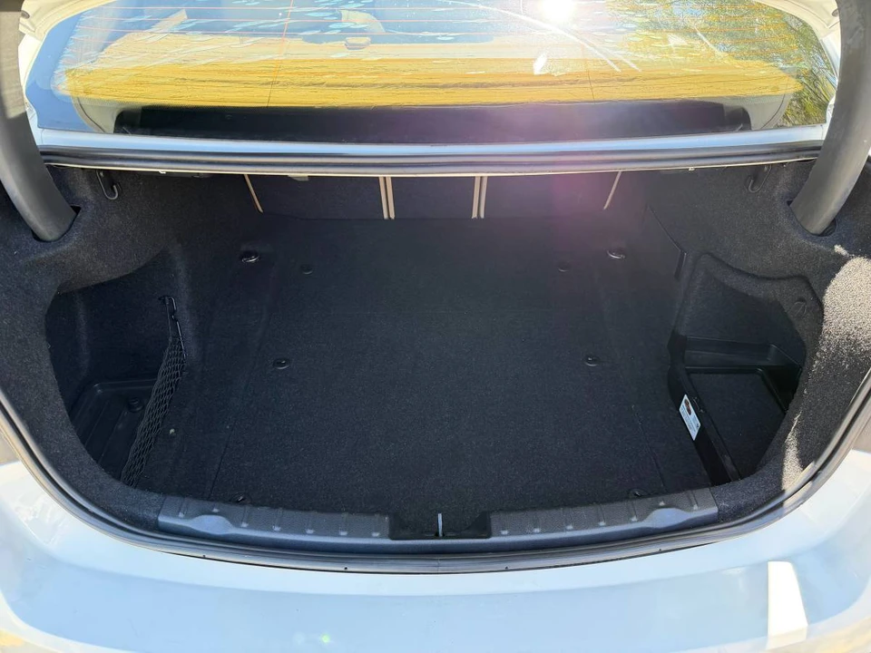 2013 BMW 3 Series - Image 10 of 13