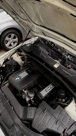 2011 BMW E90 3 Series Sedan - Image 12 of 17