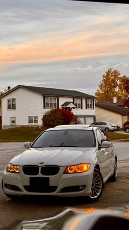 2011 BMW E90 3 Series Sedan - Image 4 of 17