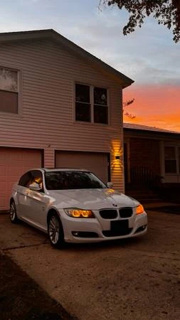 2011 BMW E90 3 Series Sedan - Image 2 of 17