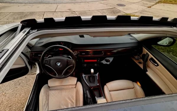2011 BMW E90 3 Series Sedan - Image 14 of 17