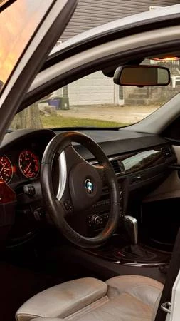 2011 BMW E90 3 Series Sedan - Image 9 of 17