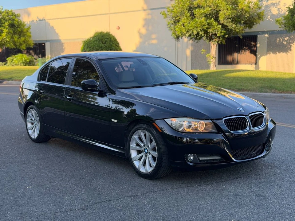 2010 BMW E90 3 Series Sedan - Image 3 of 21
