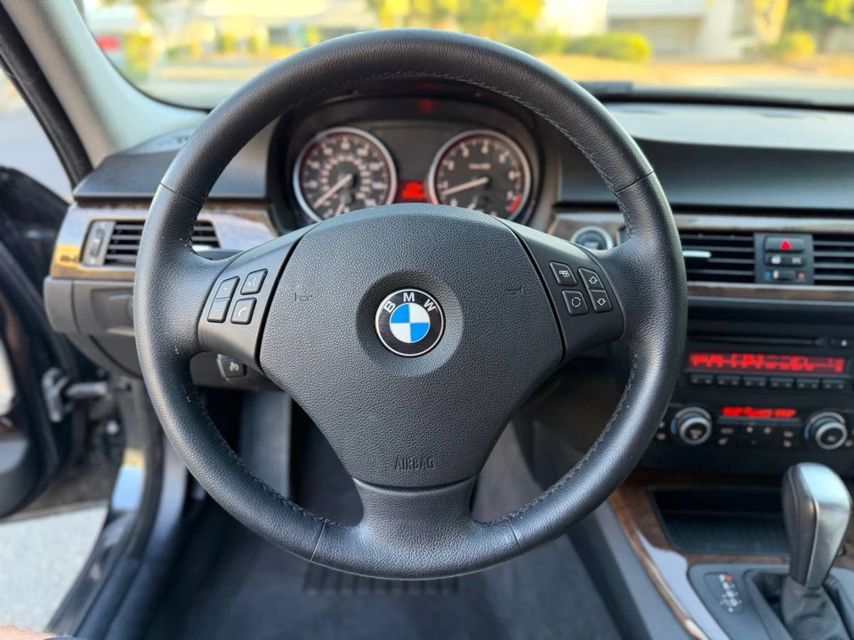 2010 BMW E90 3 Series Sedan - Image 12 of 21