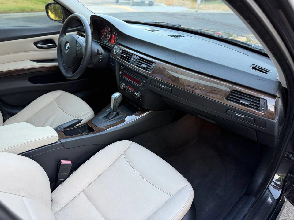 2010 BMW E90 3 Series Sedan - Image 20 of 21