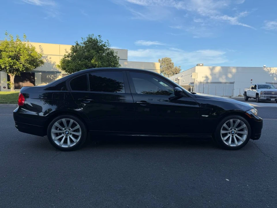 2010 BMW E90 3 Series Sedan - Image 4 of 21