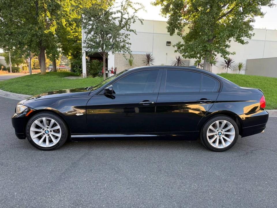 2010 BMW E90 3 Series Sedan - Image 8 of 21