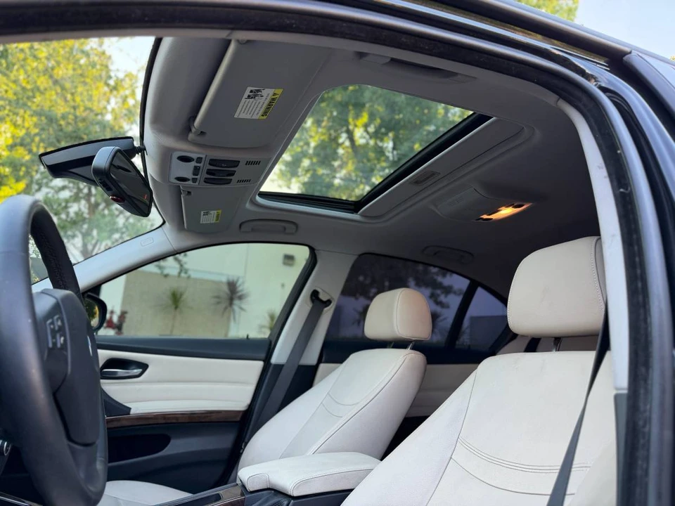 2010 BMW E90 3 Series Sedan - Image 21 of 21
