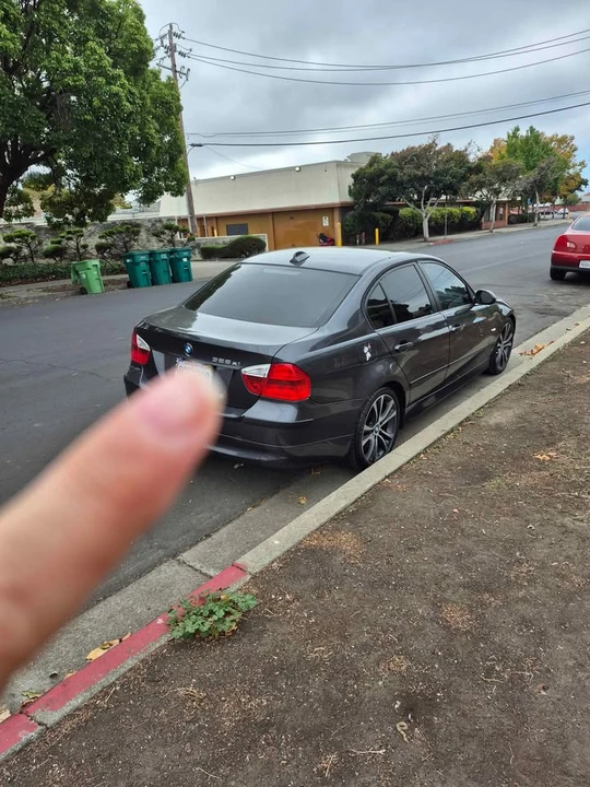BMW E90 3 Series Sedan - Image 2 of 6