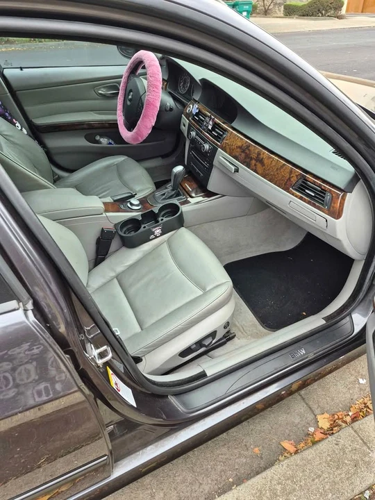 BMW E90 3 Series Sedan - Image 4 of 6