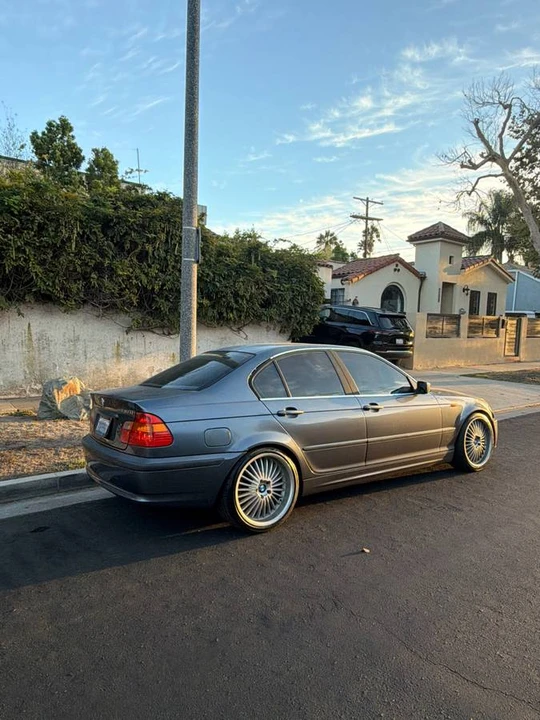 2004 BMW E46 330i & 330Ci - Image 3 of 11