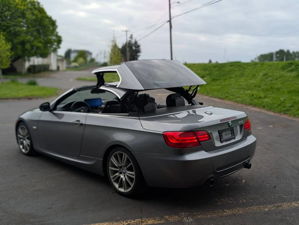 2011 BMW E93 335i Convertible - Image 6 of 15