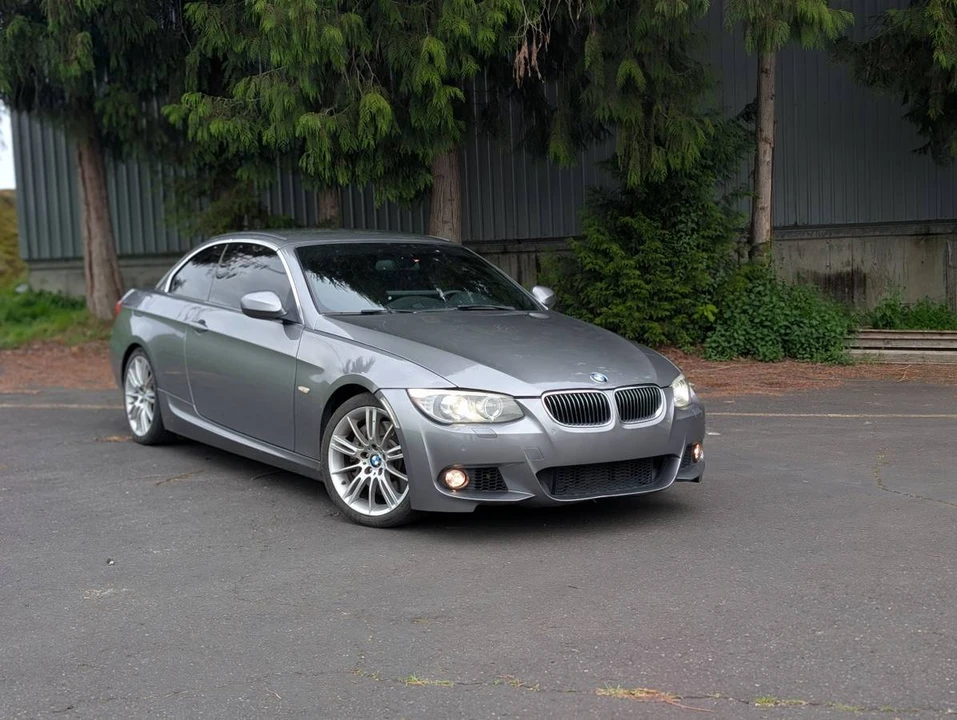 2011 BMW E93 335i Convertible - Image 2 of 15