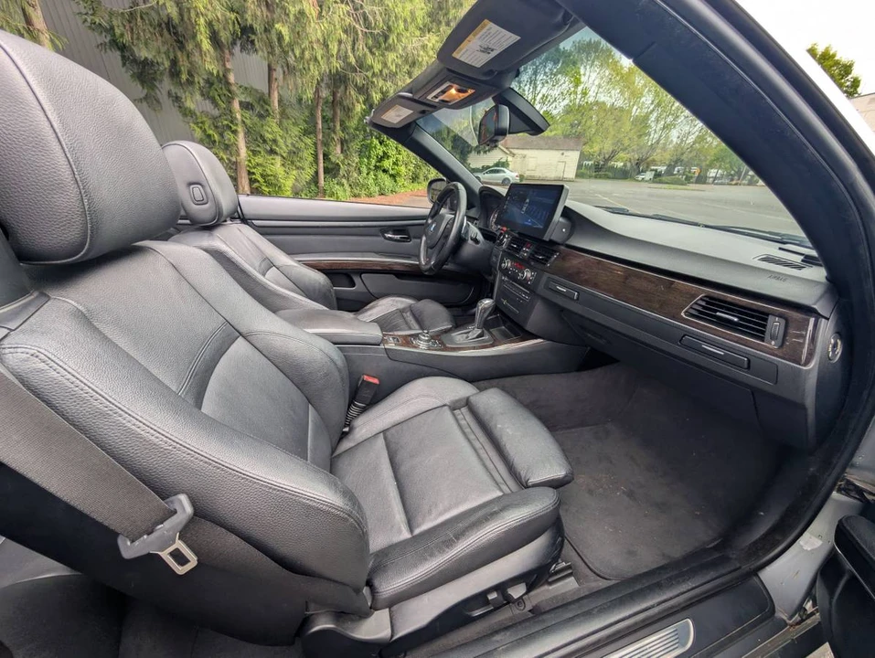 2011 BMW E93 335i Convertible - Image 8 of 15