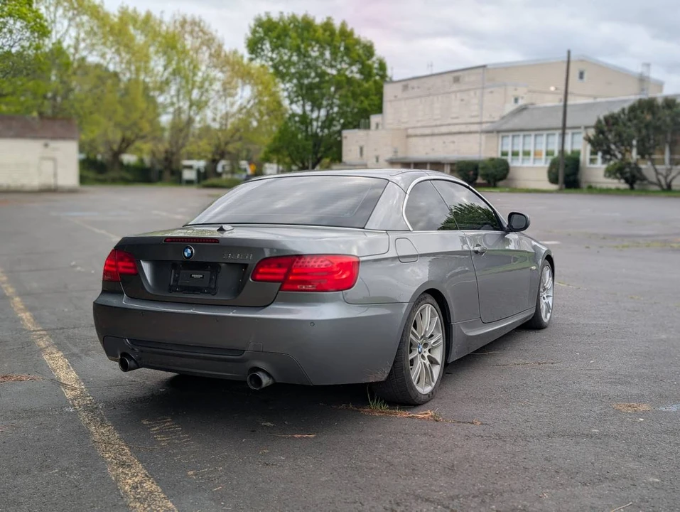 2011 BMW E93 335i Convertible - Image 5 of 15